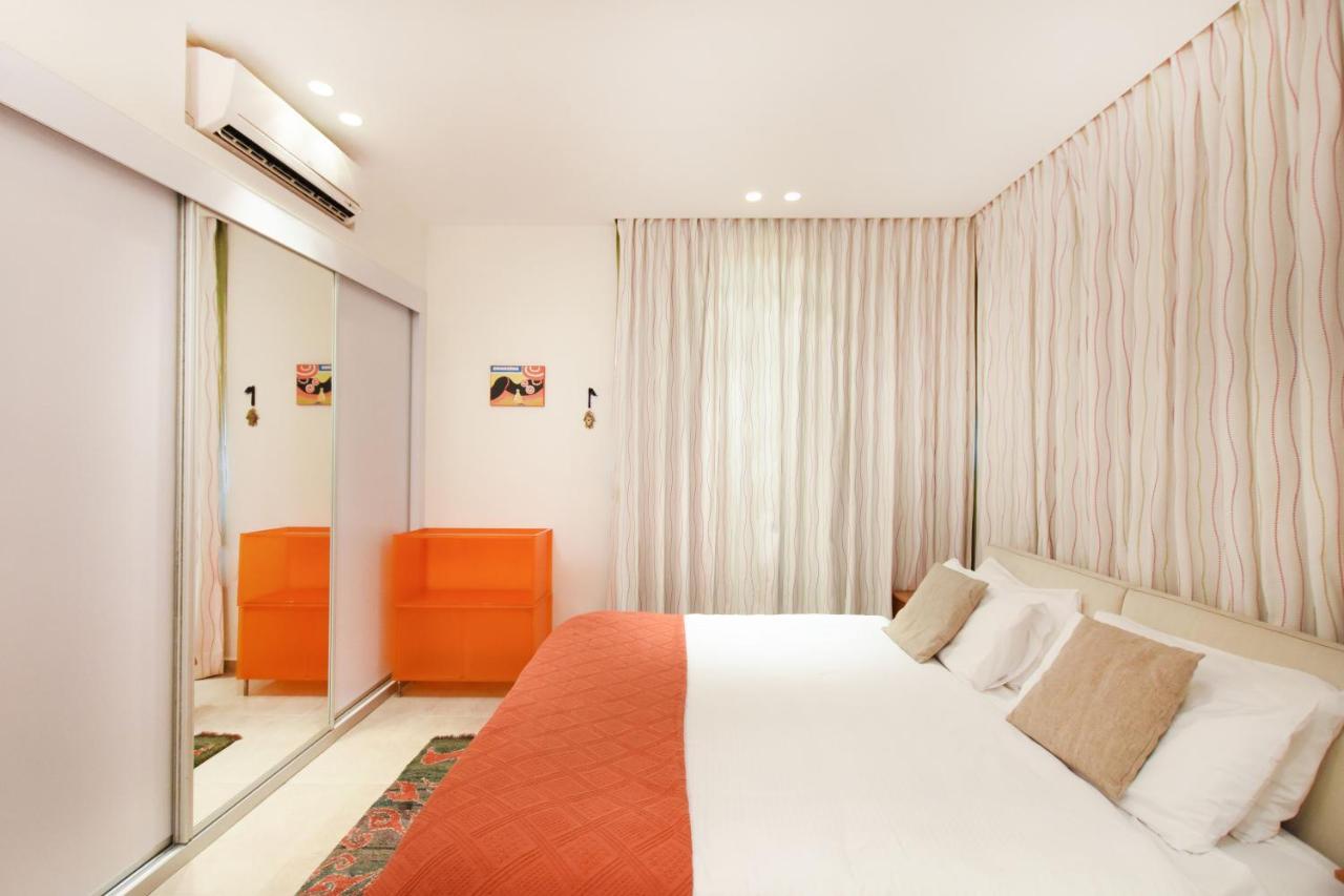 Out Of Time By Holyguest Apartment Tel Aviv Exterior photo